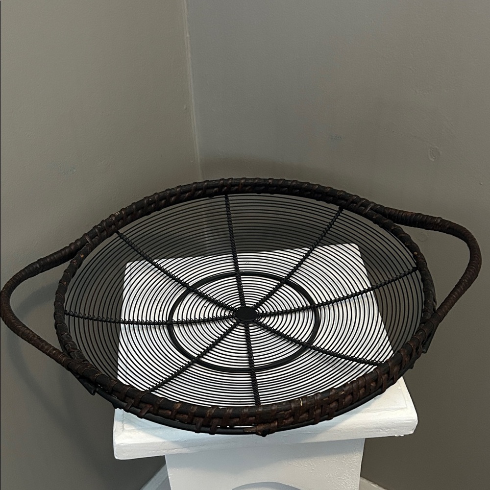 VTG Farmhouse-Style Metal Wire Bamboo on Handles, Rim Bread Basket Brown/Bkac
